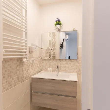 Adam Eric Bed & Breakfast La Spezia