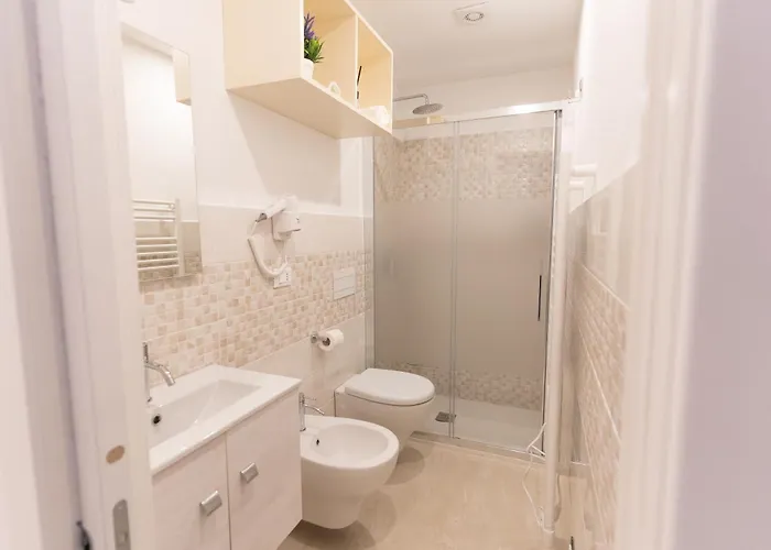 Adam Eric Готель типу 