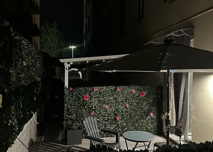 Adam Eric Готель типу 