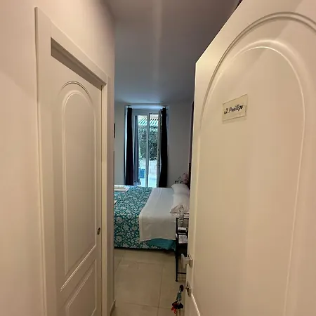 Adam Eric Nocleg ze śniadaniem La Spezia