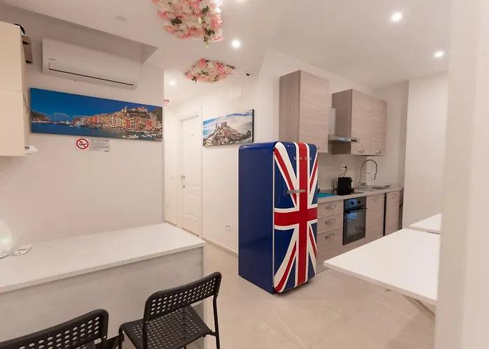 Adam Eric לינה וארוחת בוקר 4*